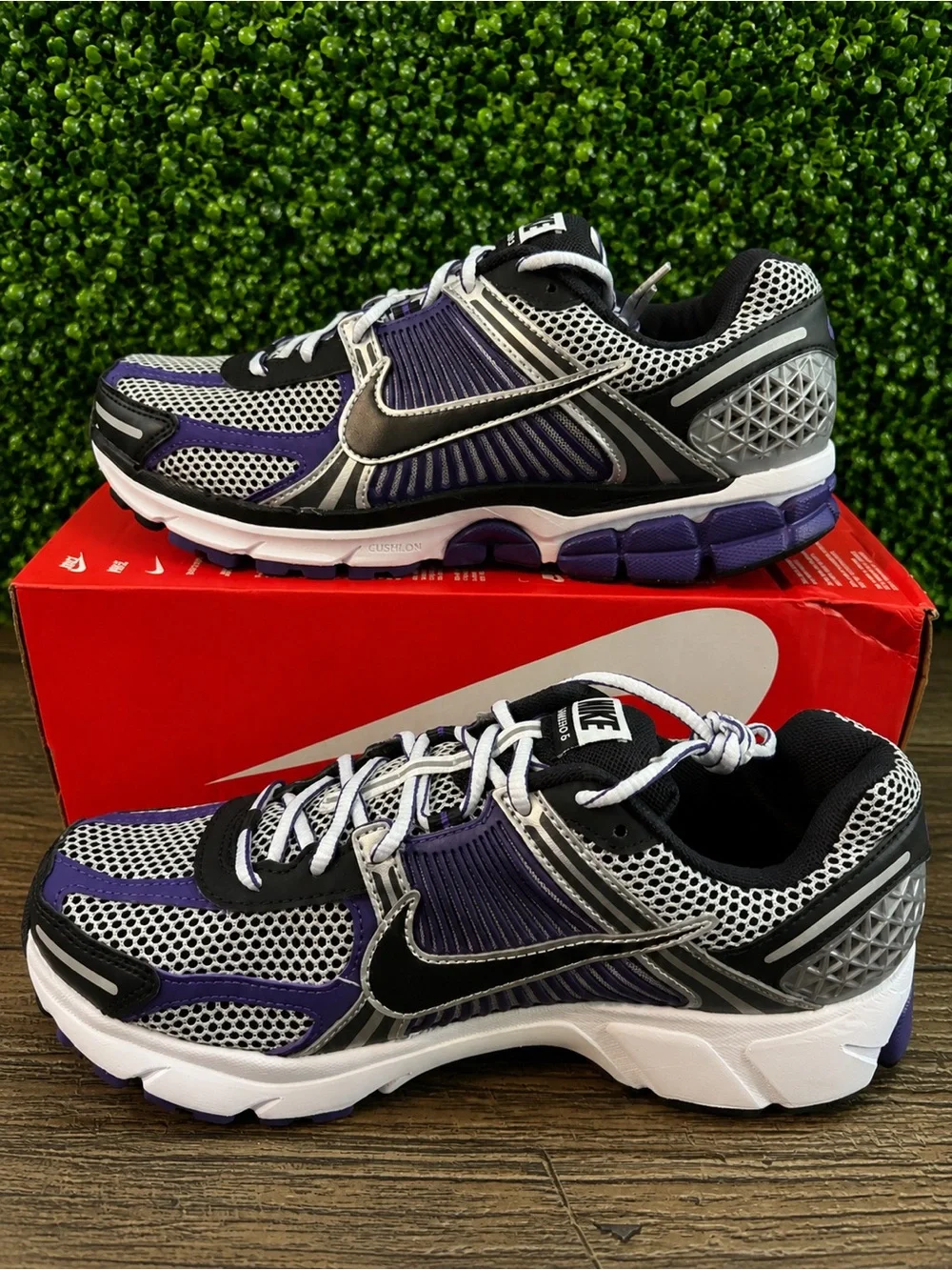 Nike Zoom Vomero 5 Metallic Silver Court Purple Size 9.5 M or 11 W IM2220-095